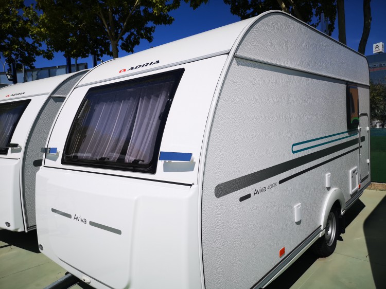 Adria Aviva 400 DK Comercial Caravaning